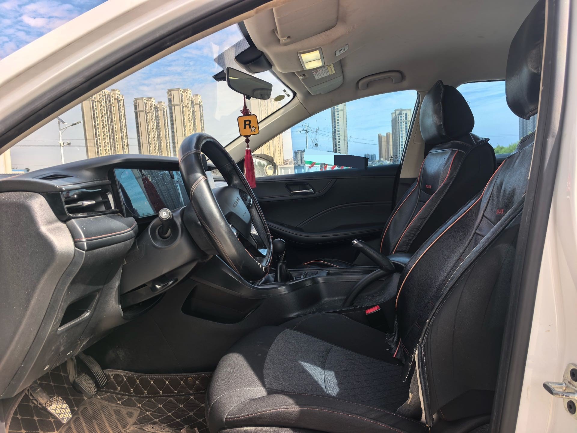 Roewe i5 2023 immagine di auto #4