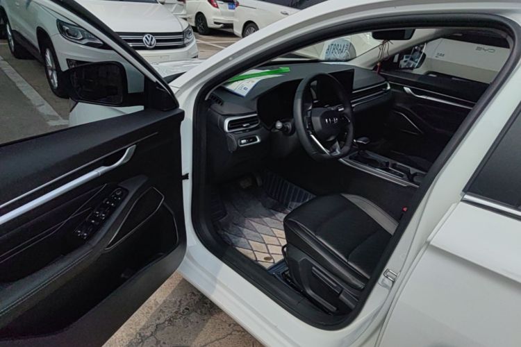GEELY Emgrand 2021 #16 GEELY Emgrand 2021 car image #16