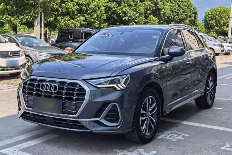 Audi Q3 2020 car image #2