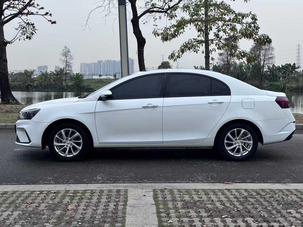 GEELY Emgrand 2020 immagine di auto #4