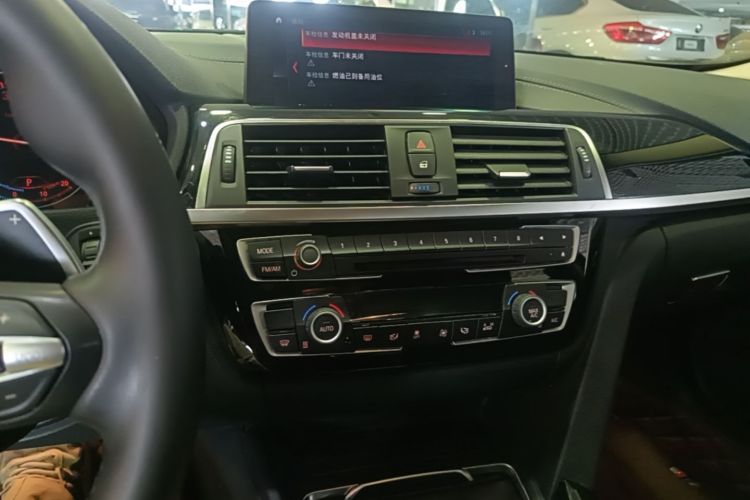 BMW 3 Series 2018 #13 BMW 3 Series 2018 car image #13