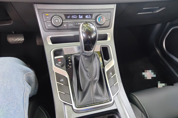 GEELY Emgrand 2020 #14 GEELY Emgrand 2020 car image #14