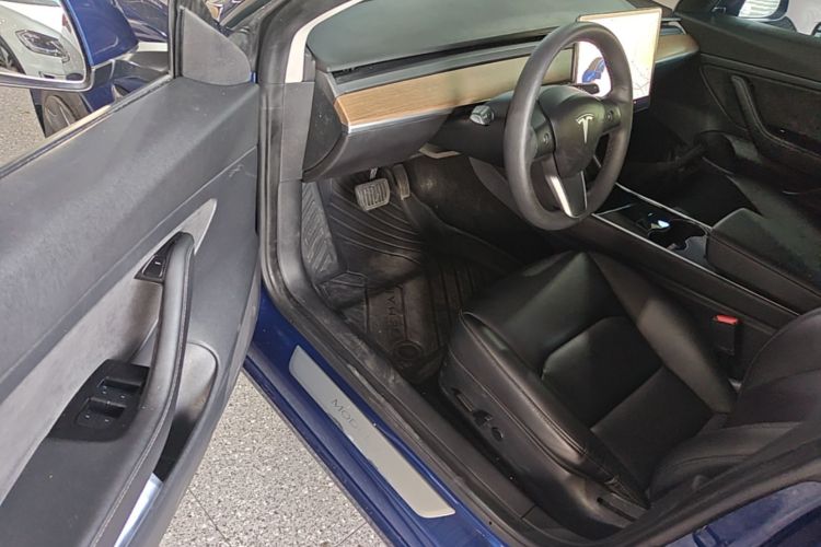 Tesla Model 3 2020 #16 Tesla Model 3 2020 car image #16