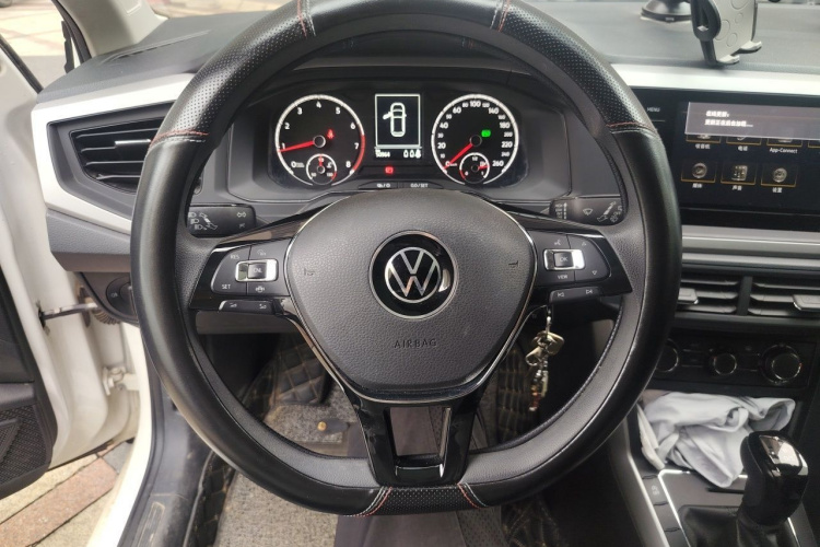 Volkswagen Polo 2021 car image #11