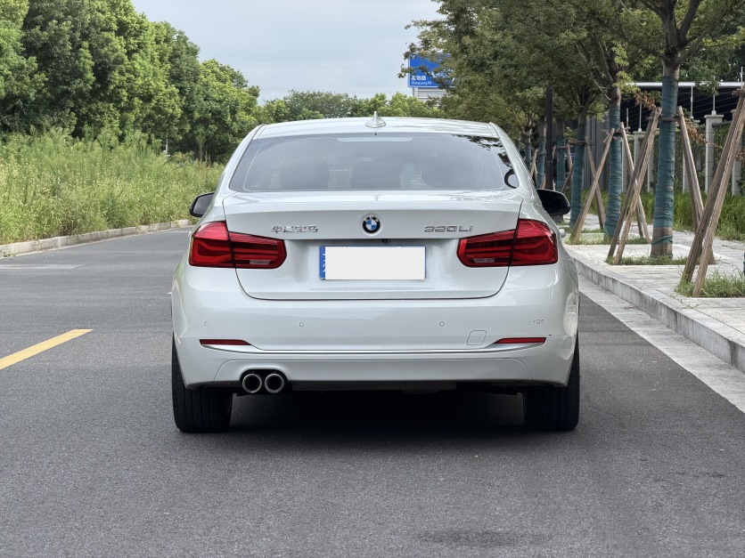 BMW 3 Series 2018 car image #4