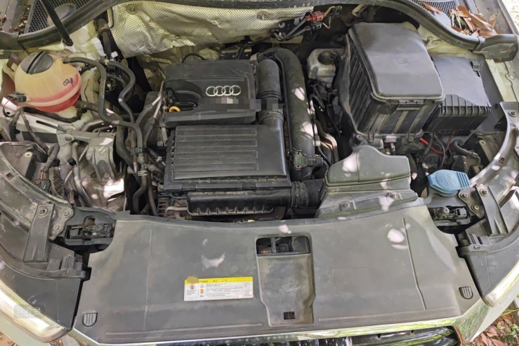 Audi Q3 2016 car image #22