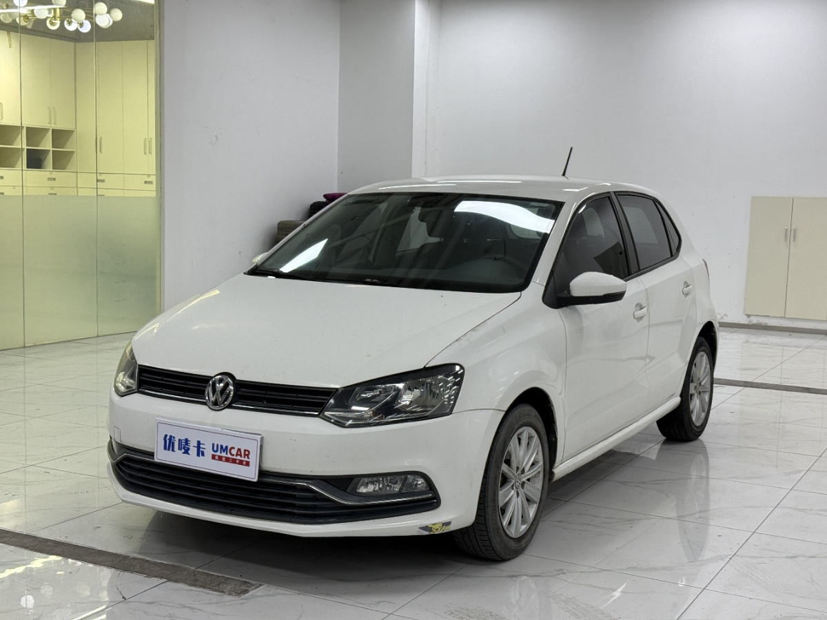 Volkswagen Polo 2015 Volkswagen Polo 2015 car image