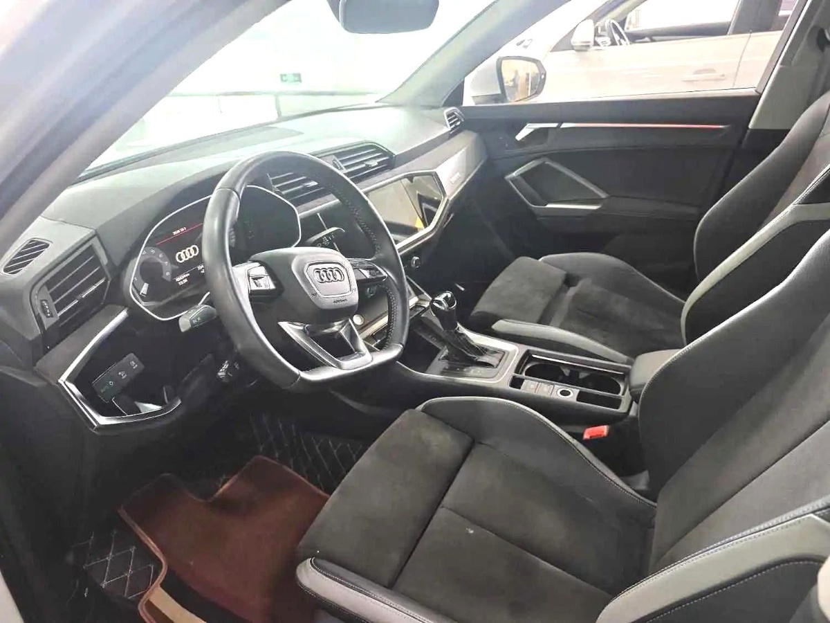 Audi Q3 2019 immagine di auto #6