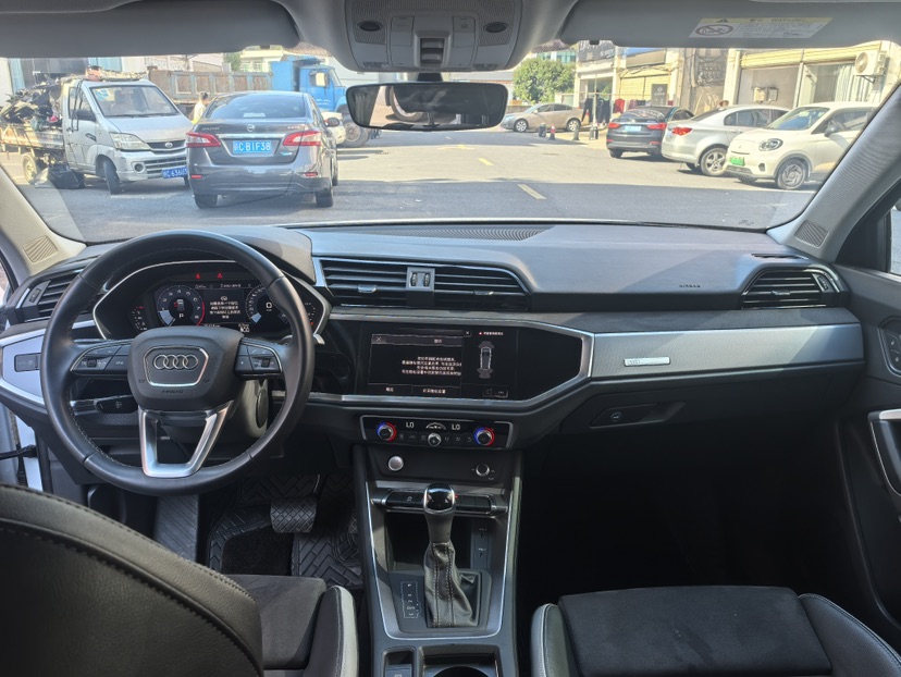 Audi Q3 2023 #7 Audi Q3 2023 изображение автомобиля #7