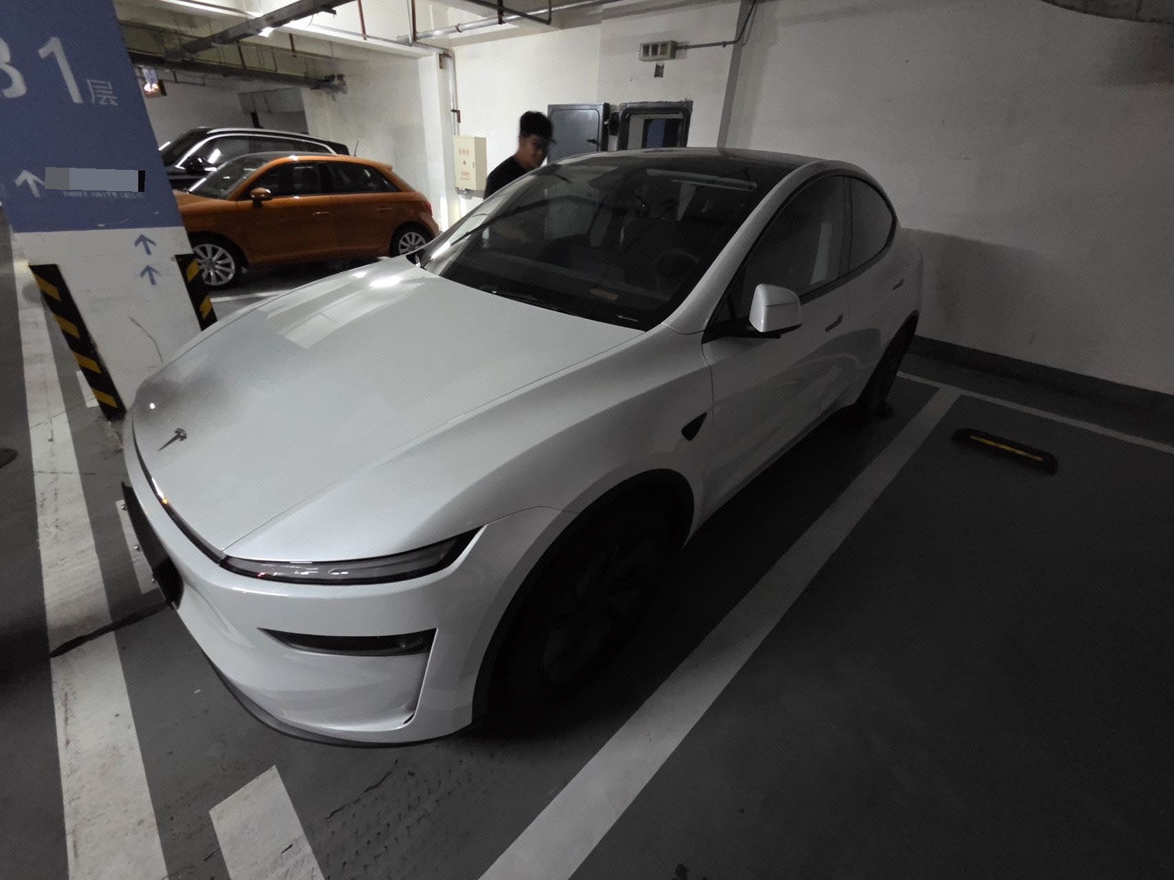 Tesla Model Y 2025 Tesla Model Y 2025 car image