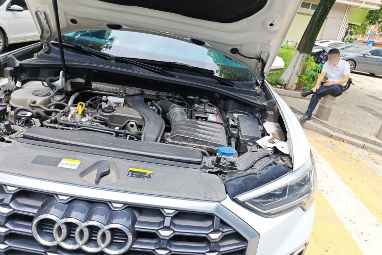 Audi Q3 2024 car image #29