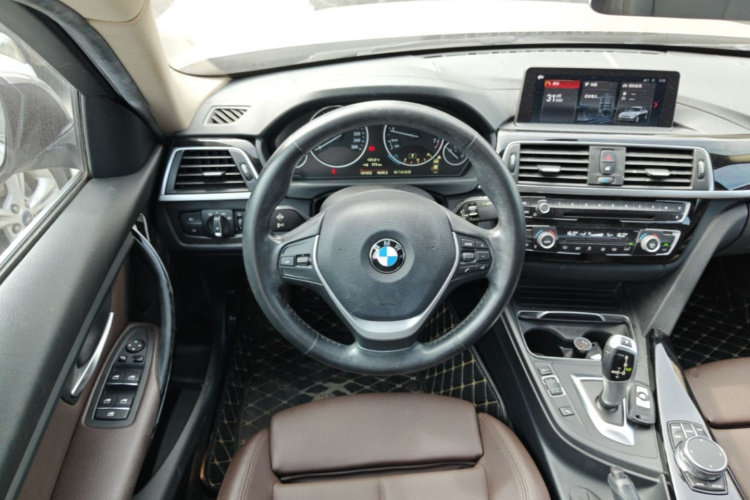 BMW 3 Series 2018 #11 BMW 3 Series 2018 car image #11