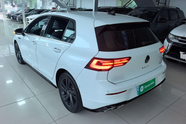 Volkswagen Golf 2022 car image #7