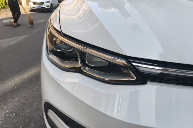 Volkswagen Golf 2021 car image #8