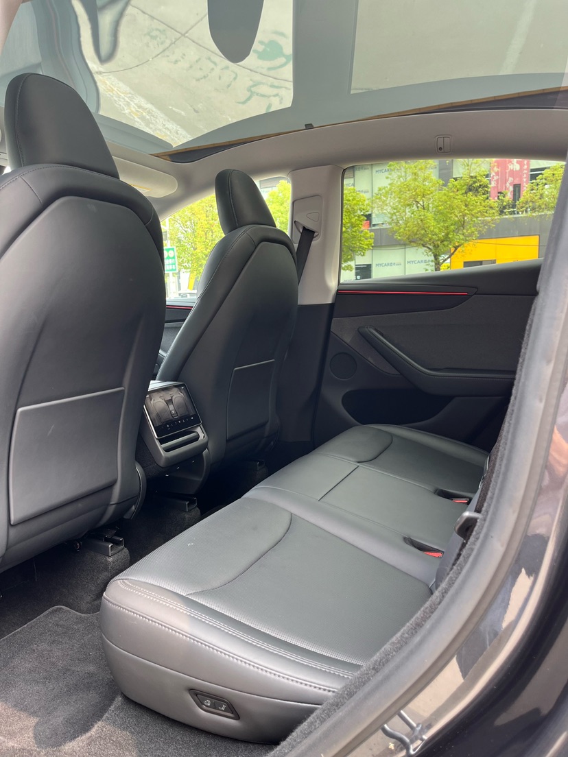 Tesla Model Y 2025 car image #5