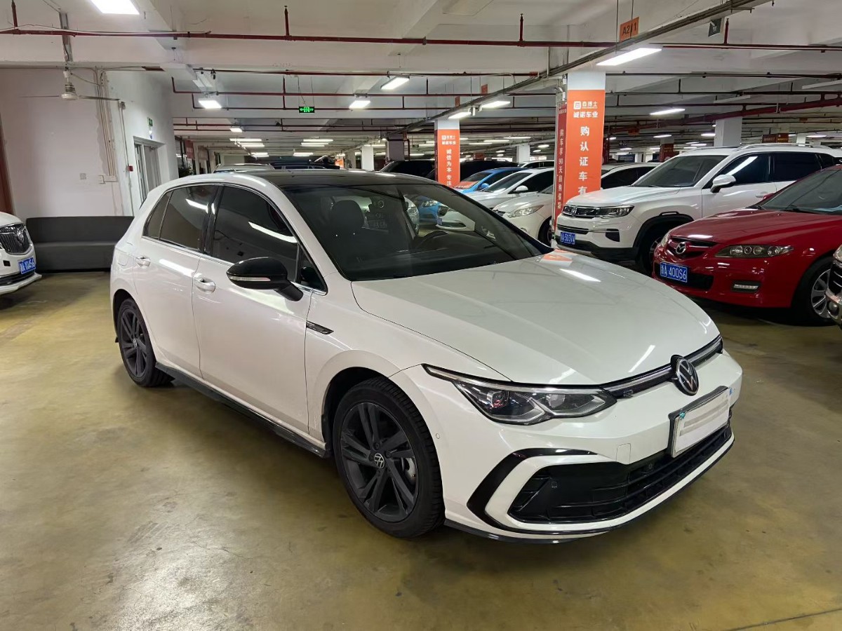 Volkswagen Golf 2021 #2 Volkswagen Golf 2021 صورة سيارة #2
