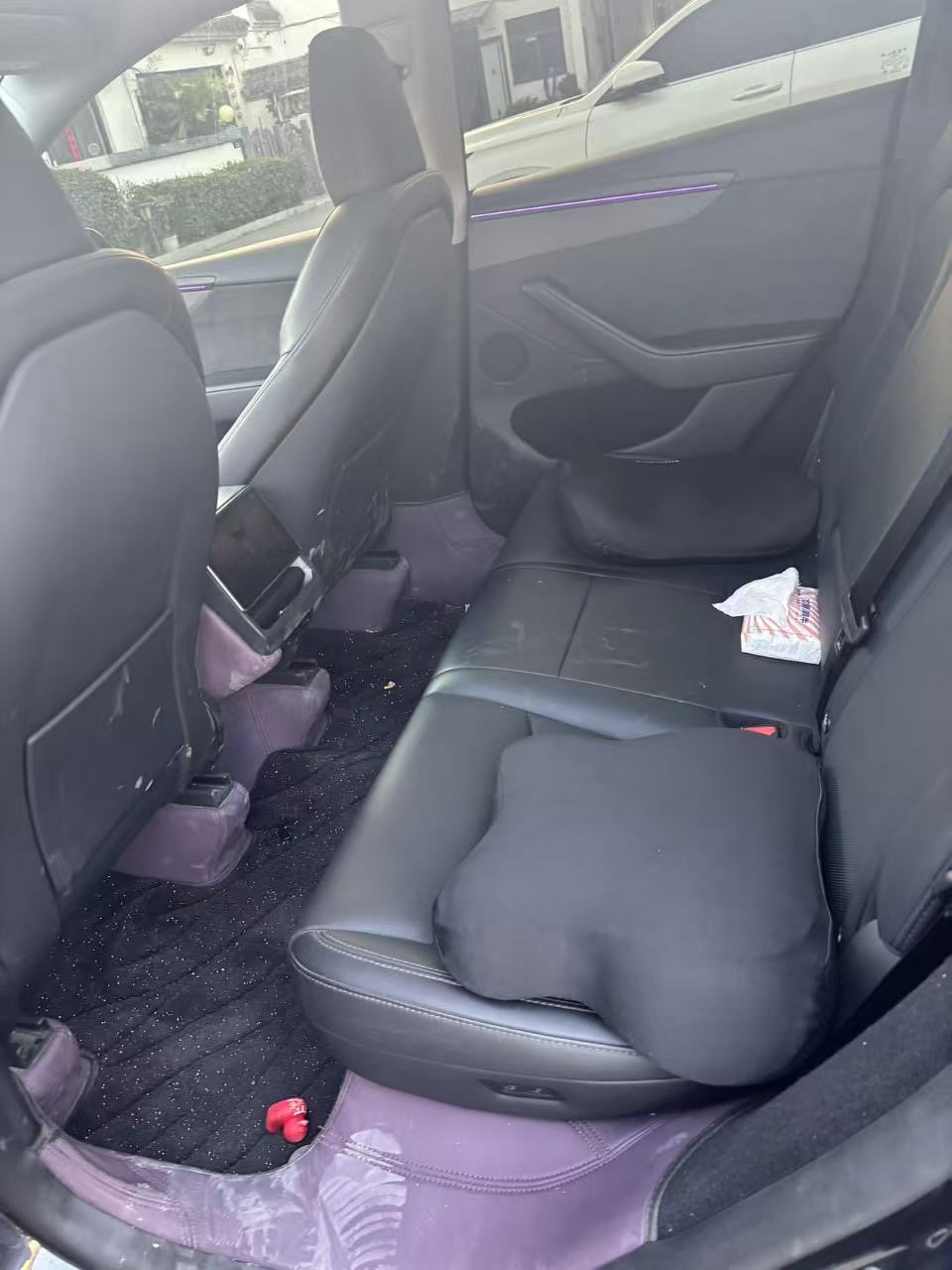 Tesla Model Y 2025 #5 Tesla Model Y 2025 car image #5