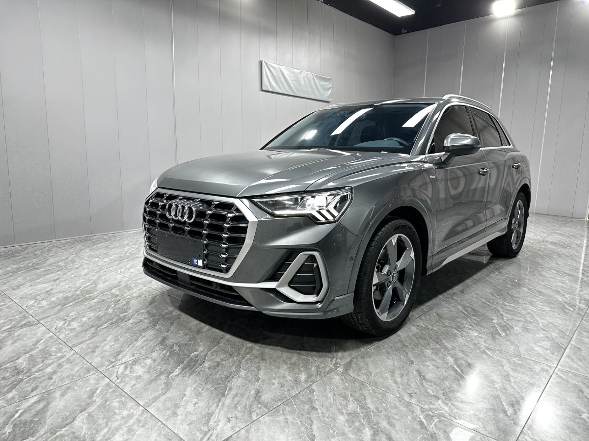 Audi Q3 2023 car image 