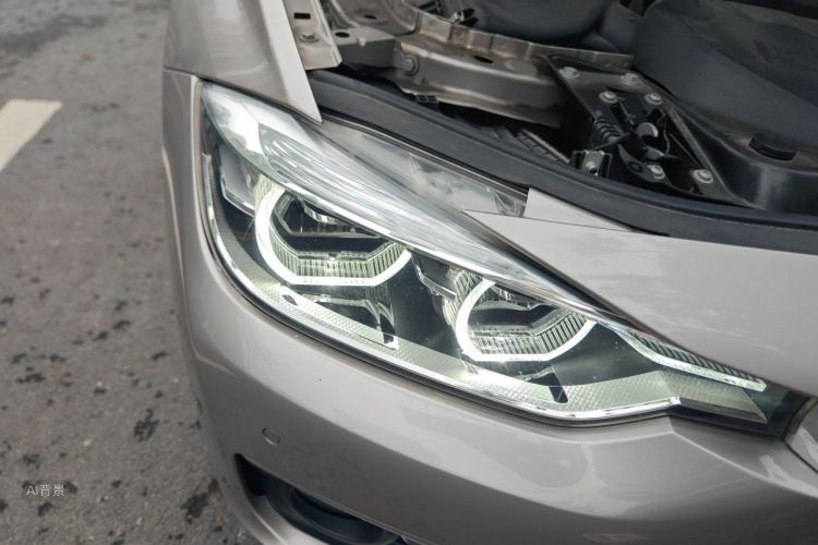 BMW 3 Series 2018 #8 BMW 3 Series 2018 car image #8