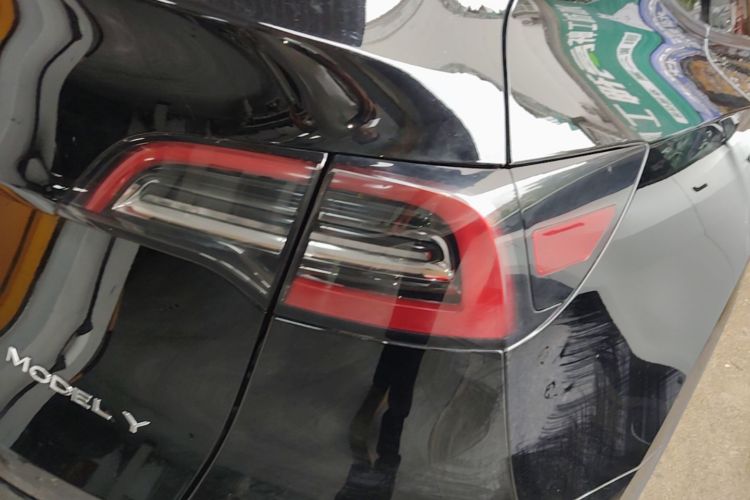 Tesla Model Y 2023 #8 Tesla Model Y 2023 car image #8