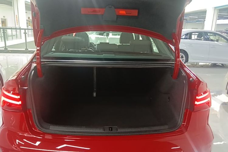 Audi A3 2018 car image #19
