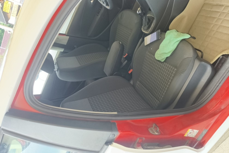 Volkswagen Polo 2015 car image #25