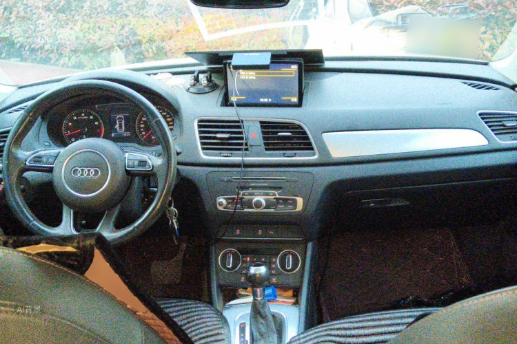 Audi Q3 2017 car image #11