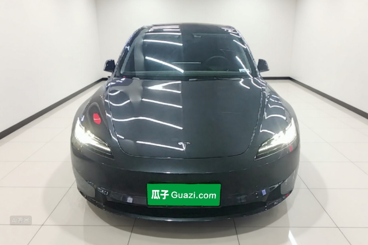 Tesla Model 3 2025 car image #3