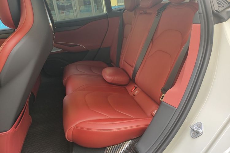 MI SU7 2024 car image #17