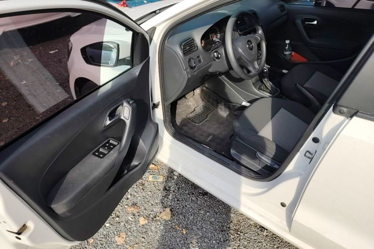 Volkswagen Polo 2016 #16 Volkswagen Polo 2016 car image #16