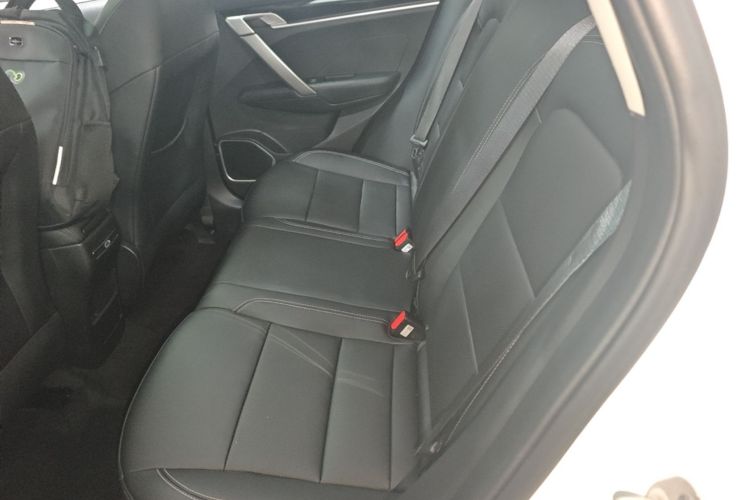 GEELY Coolray 2025 car image #17