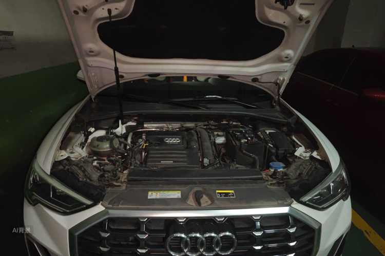 Audi Q3 2020 car image #22