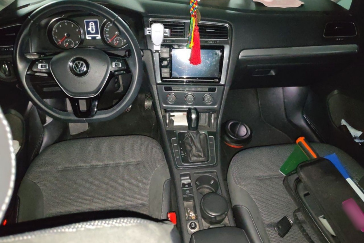 Volkswagen Golf 2019 car image #12