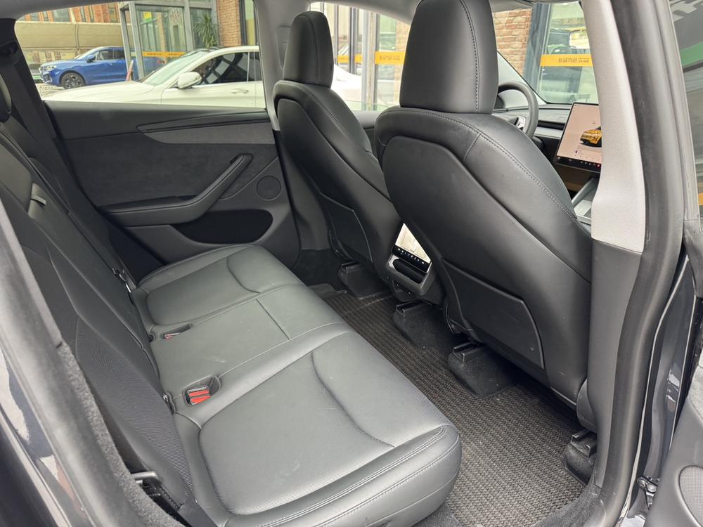 Tesla Model Y 2025 #21 Tesla Model Y 2025 car image #21