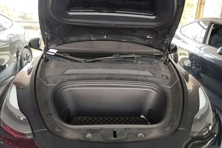 Tesla Model Y 2021 #20 Tesla Model Y 2021 car image #20