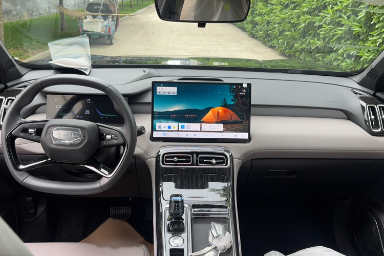 GEELY Boyue L 2026 car image #8