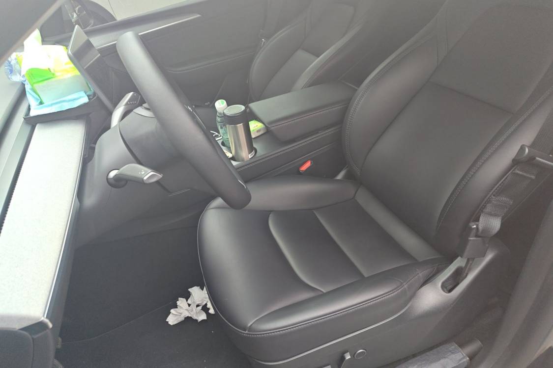 Tesla Model Y 2024 car image #20