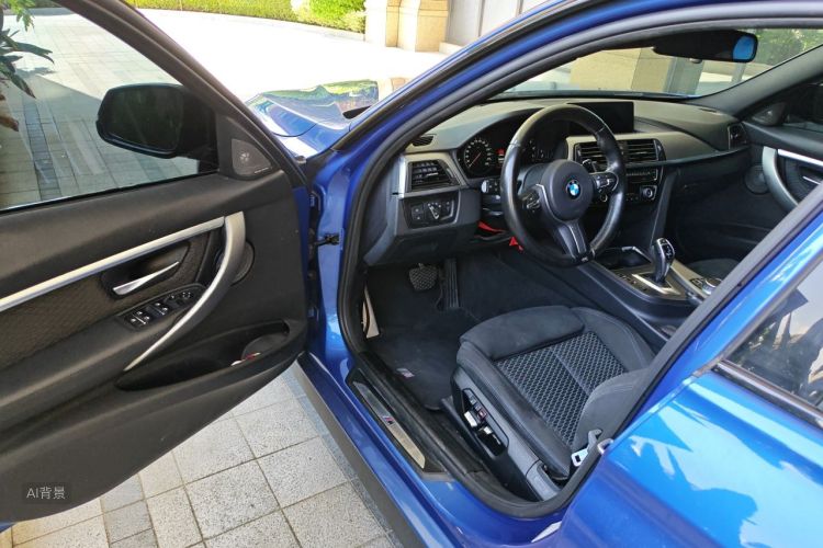 BMW 3 Series 2018 car image #18