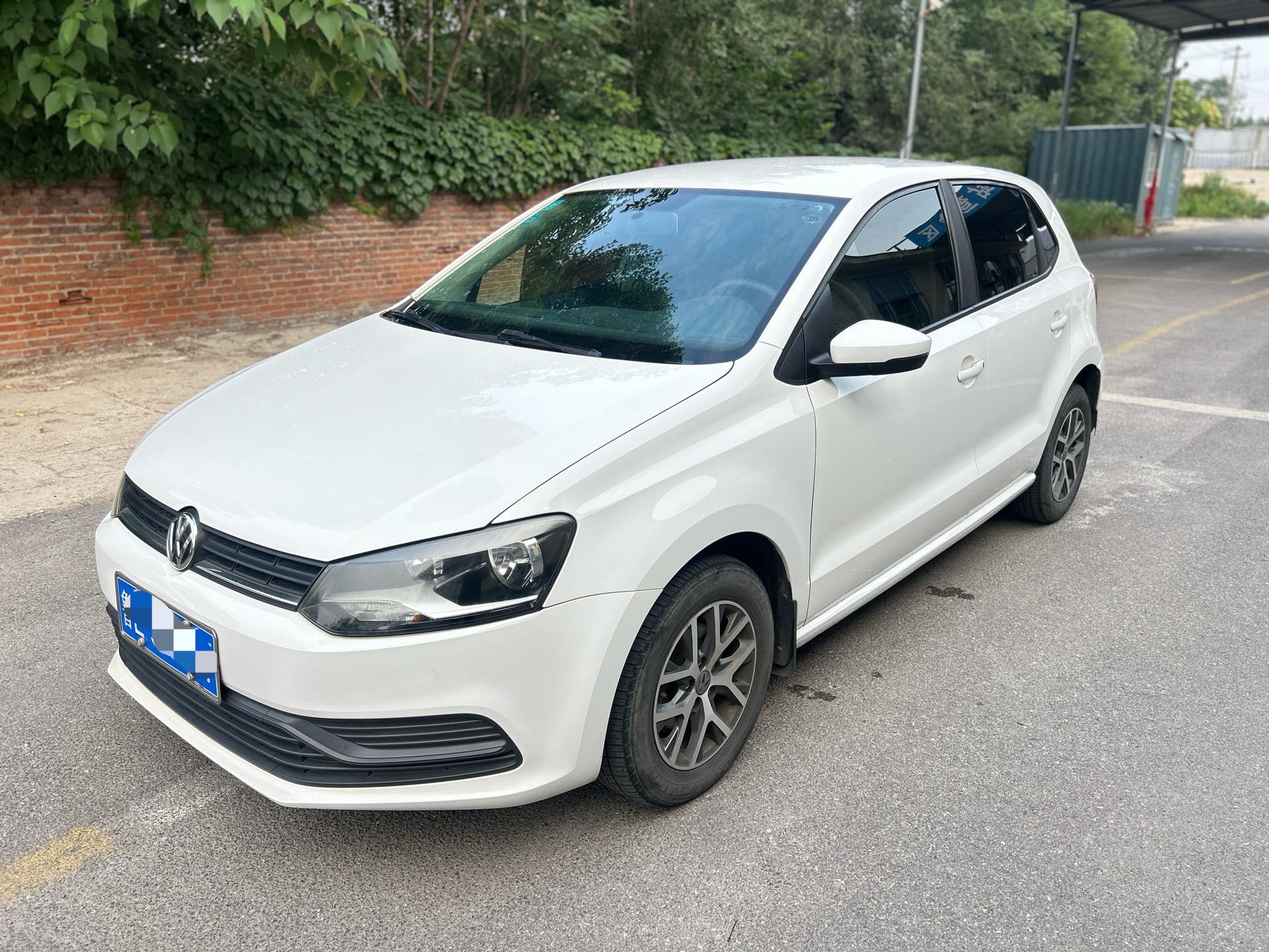 Volkswagen Polo 2017 Volkswagen Polo 2017 car image
