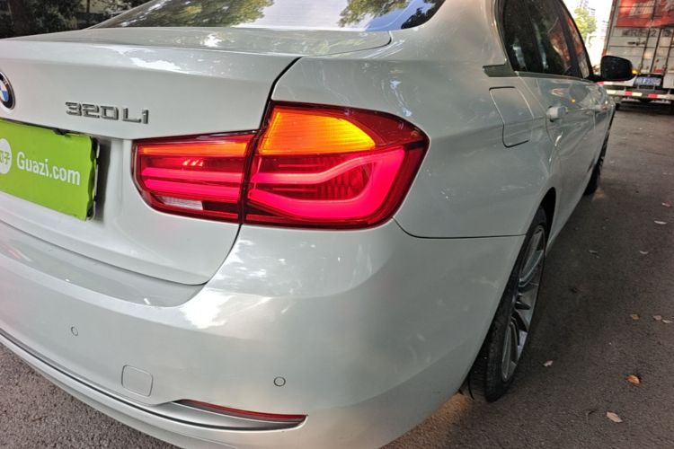 BMW 3 Series 2019 #8 BMW 3 Series 2019 car image #8