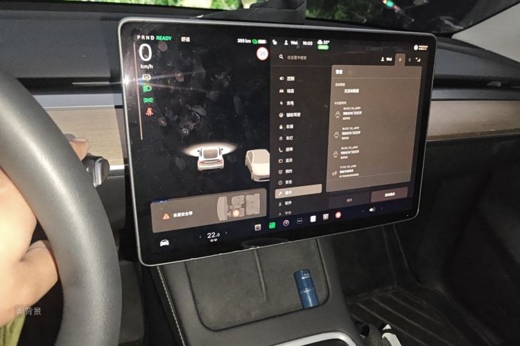 Tesla Model Y 2021 #15 Tesla Model Y 2021 car image #15