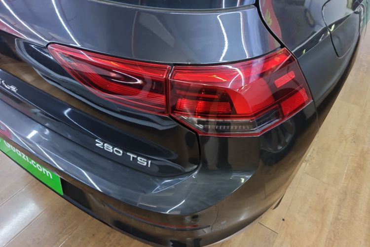 Volkswagen Golf 2021 car image #8