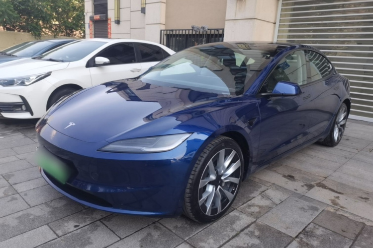 Tesla Model 3 2025 #2 Tesla Model 3 2025 car image #2