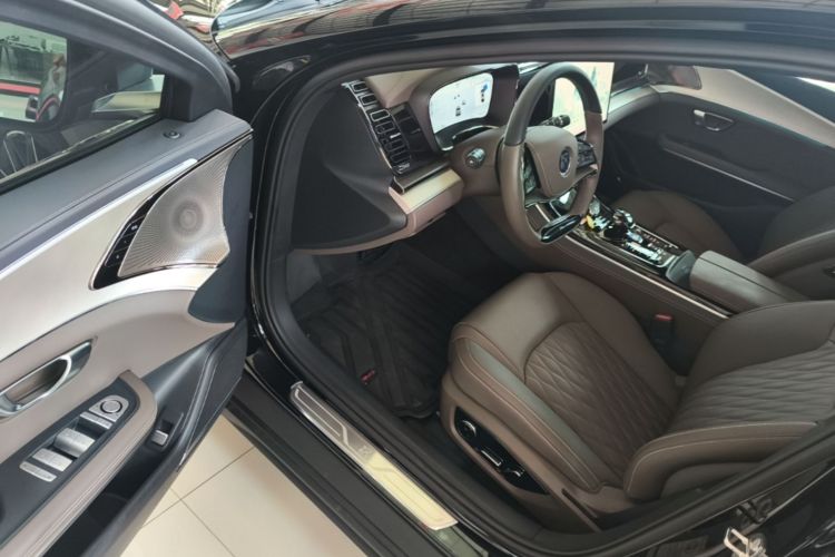 BYD Han 2024 car image #16