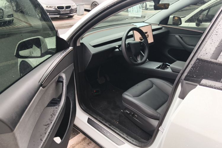 Tesla Model Y 2025 #16 Tesla Model Y 2025 immagine di auto #16