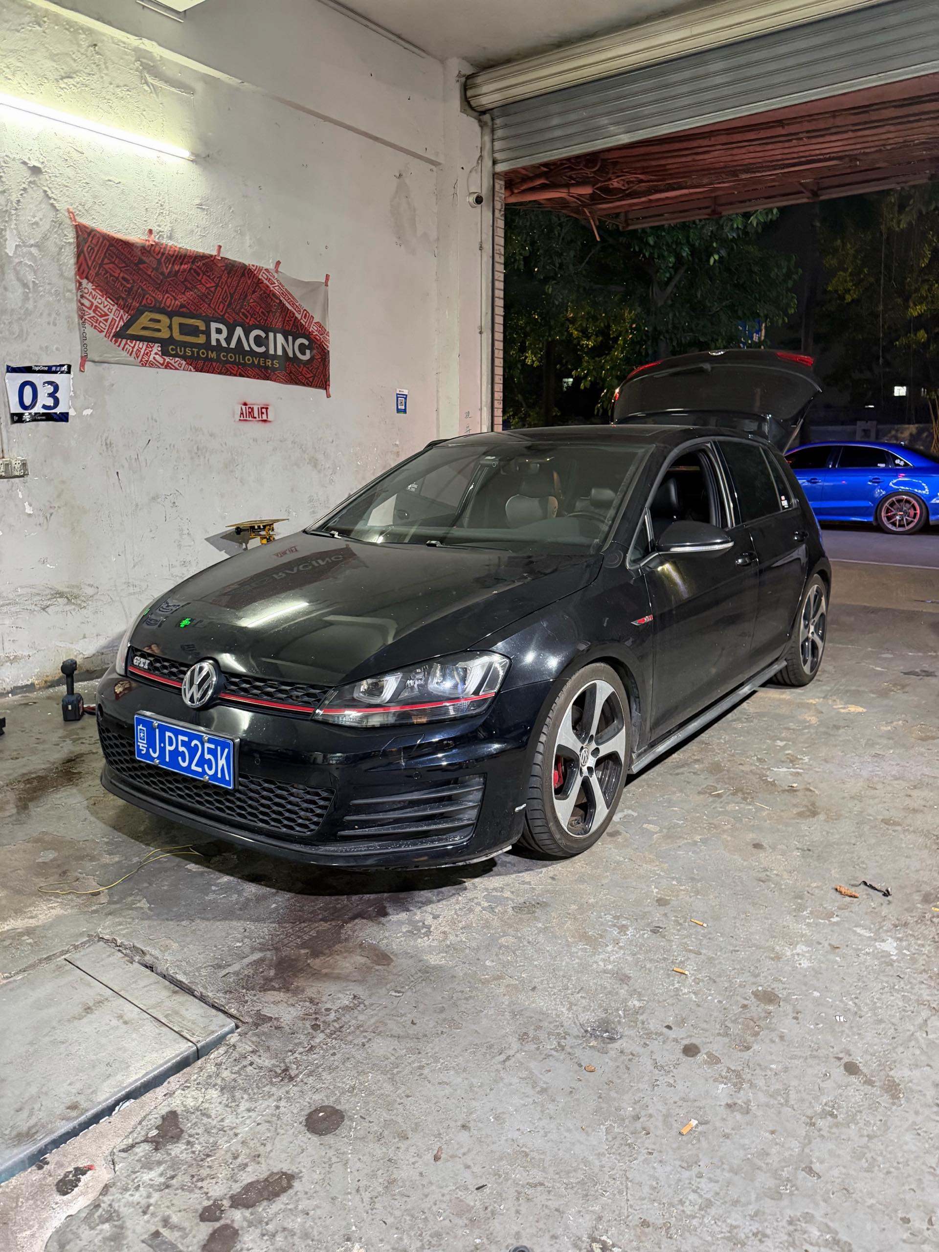 Volkswagen GolfGTI 2016 Volkswagen GolfGTI 2016 car image