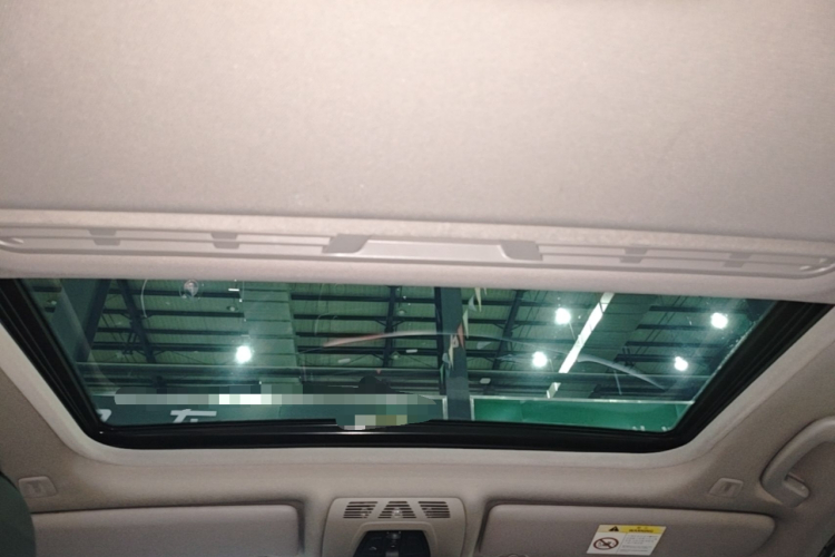 BMW 3 Series 2018 car image #18