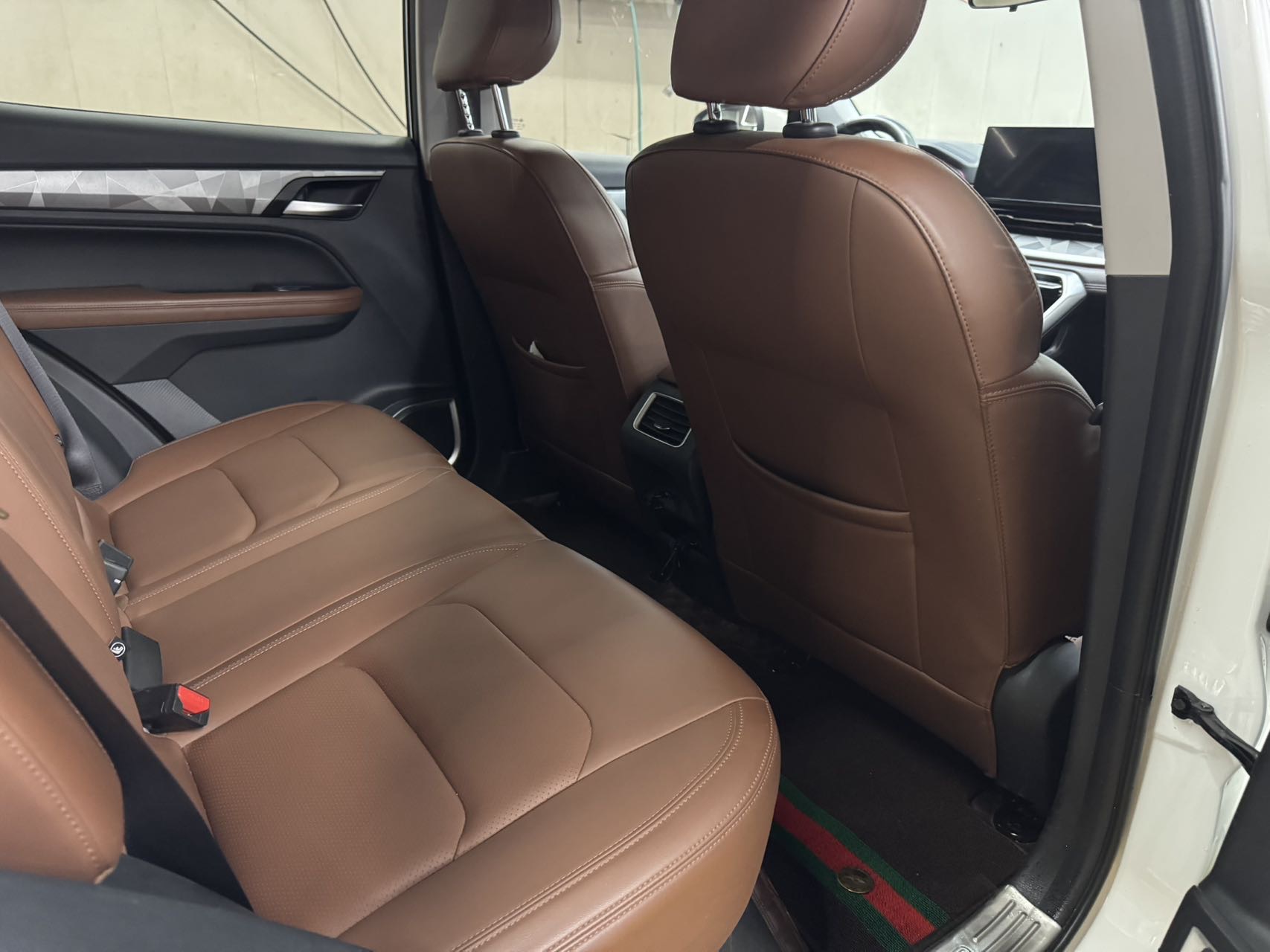 GEELY Vision X6 2022 car image #6