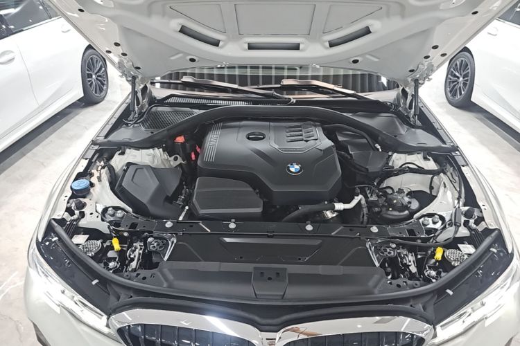 BMW 3 Series 2021 #22 BMW 3 Series 2021 car image #22