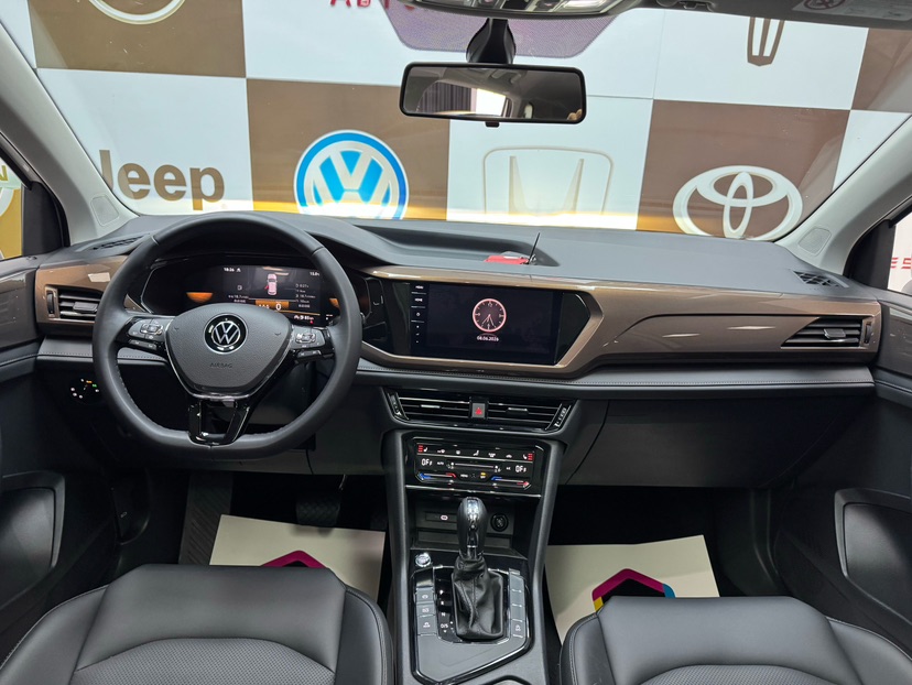Volkswagen Tharu 2022 car image #9